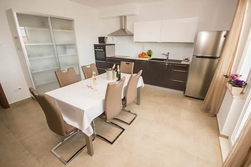 Apartments Soric Trogir Kroatien
